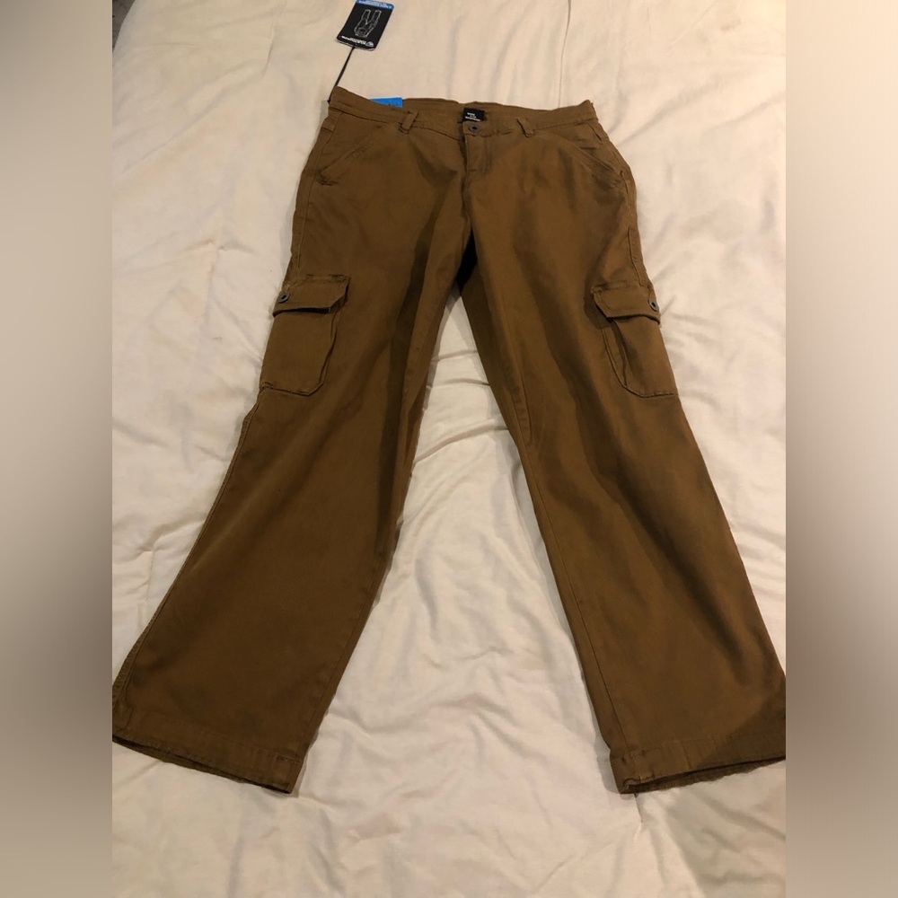 Kuhl relaxed fit cargo crop pants brown new
